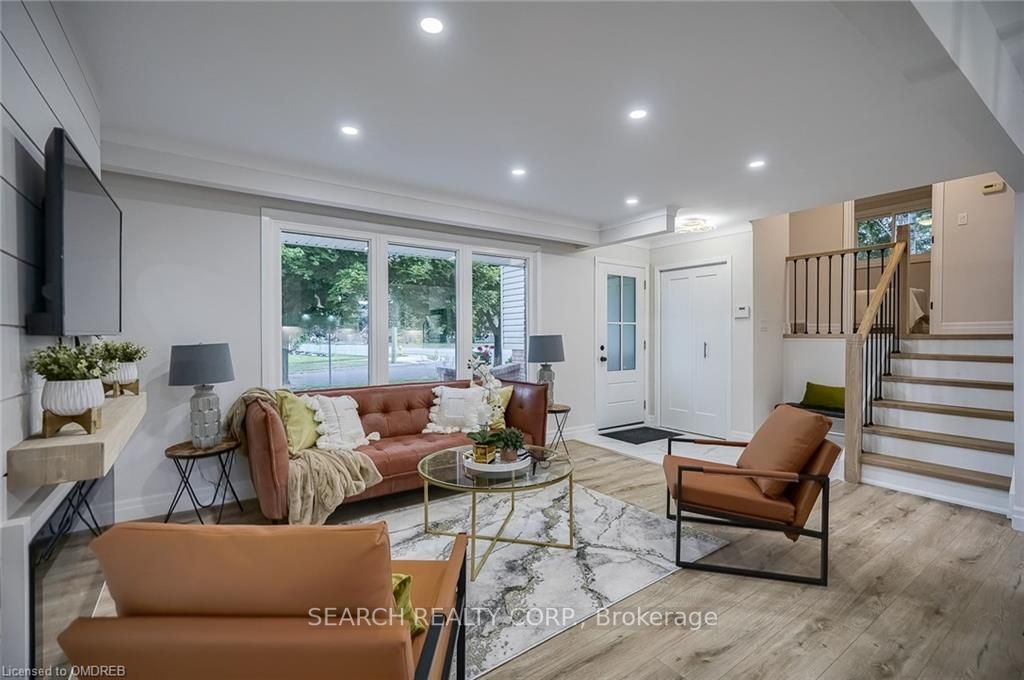 1 Shoreline Dr