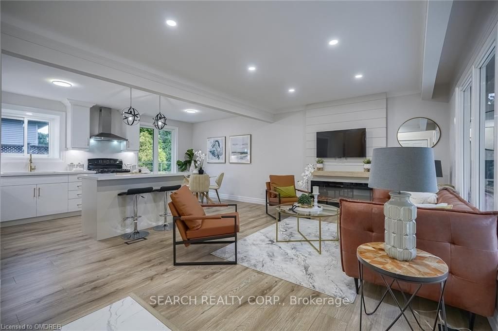 1 Shoreline Dr