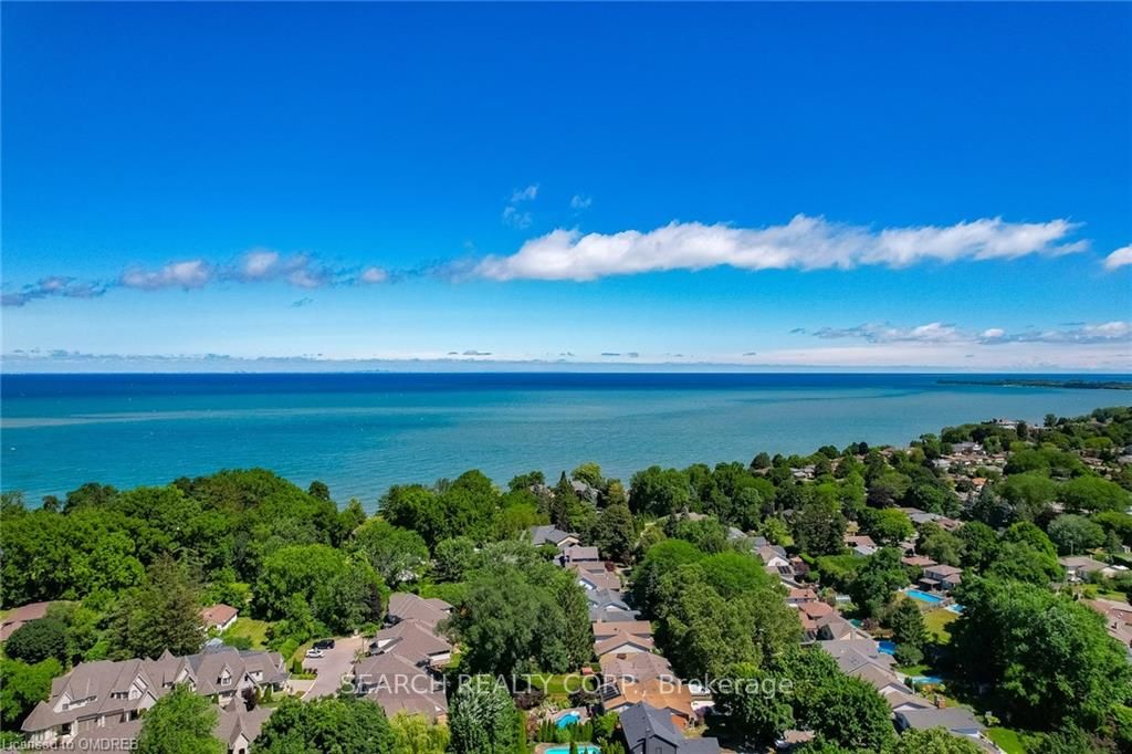 1 Shoreline Dr