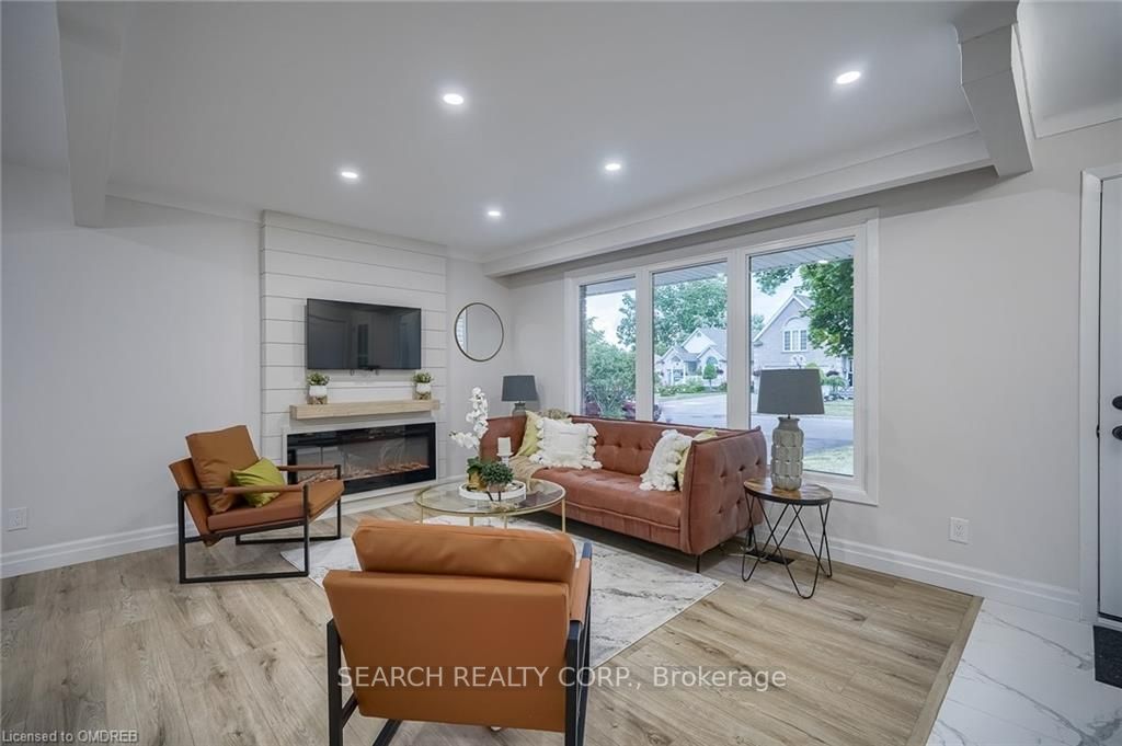 1 Shoreline Dr
