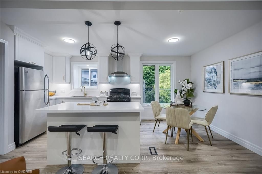 1 Shoreline Dr