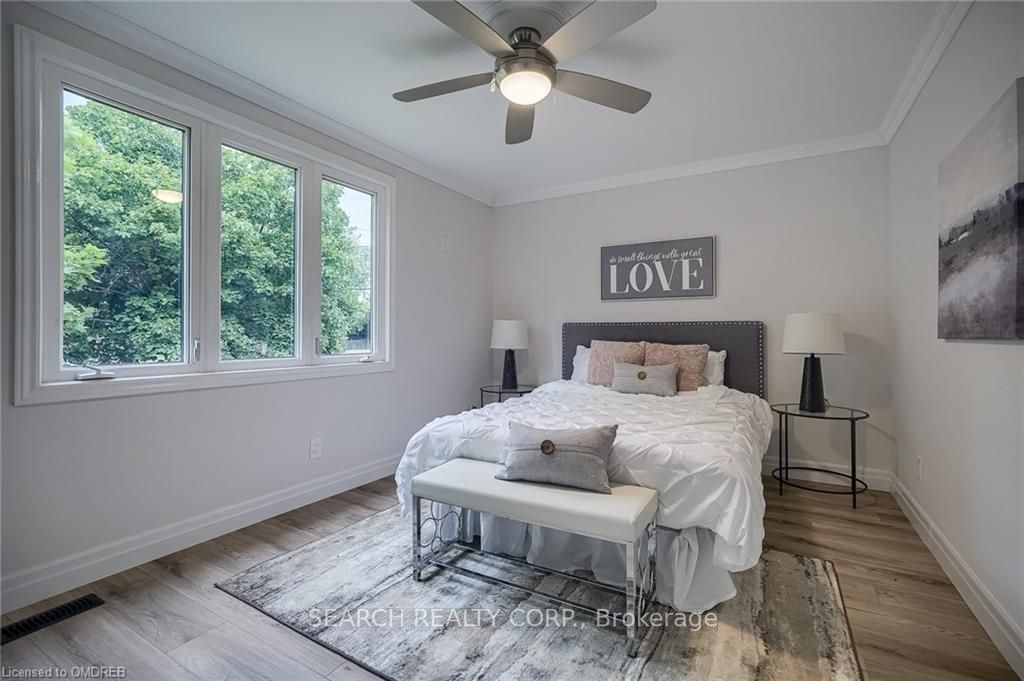 1 Shoreline Dr