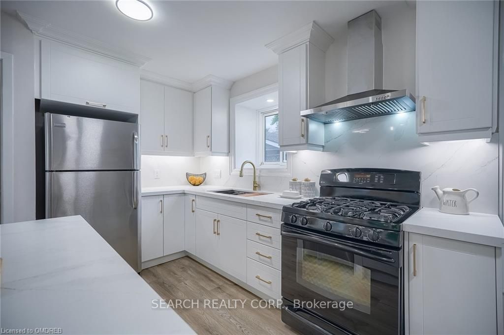 1 Shoreline Dr