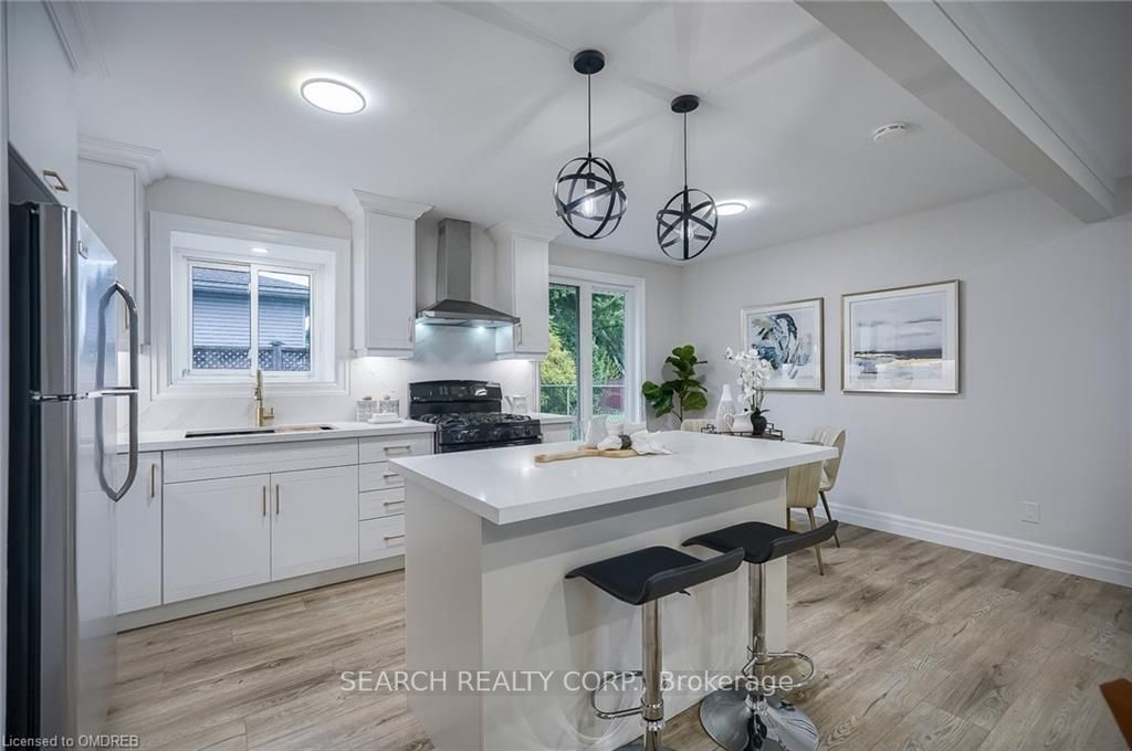 1 Shoreline Dr