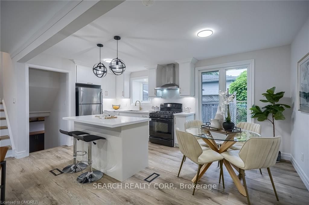 1 Shoreline Dr