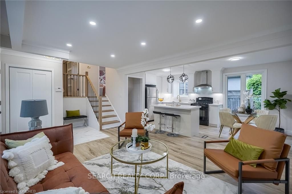 1 Shoreline Dr