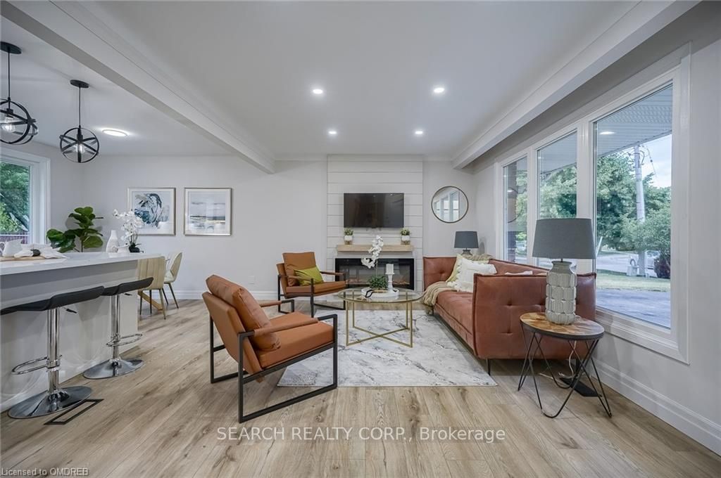 1 Shoreline Dr