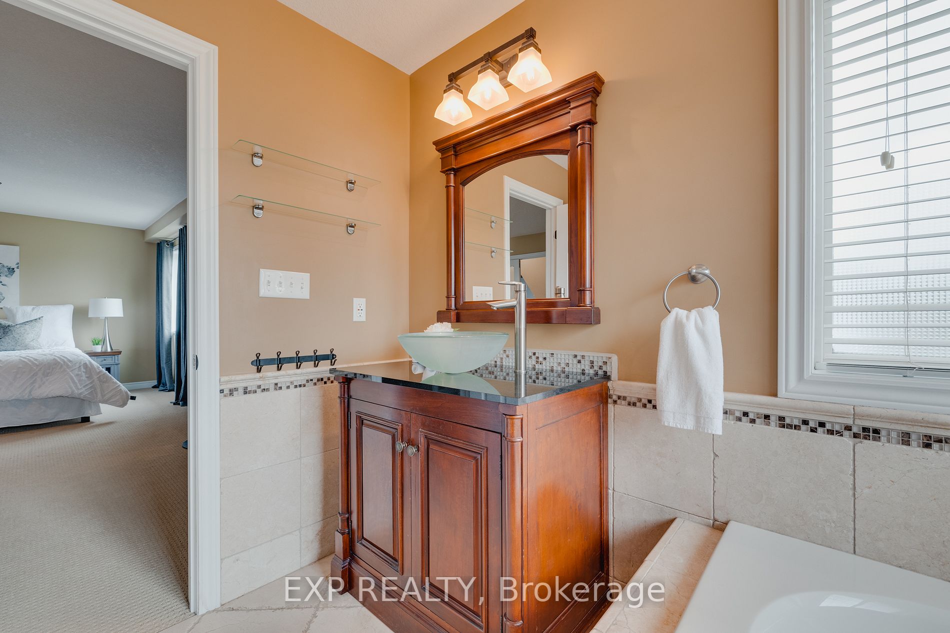 1 Carere Crescent
