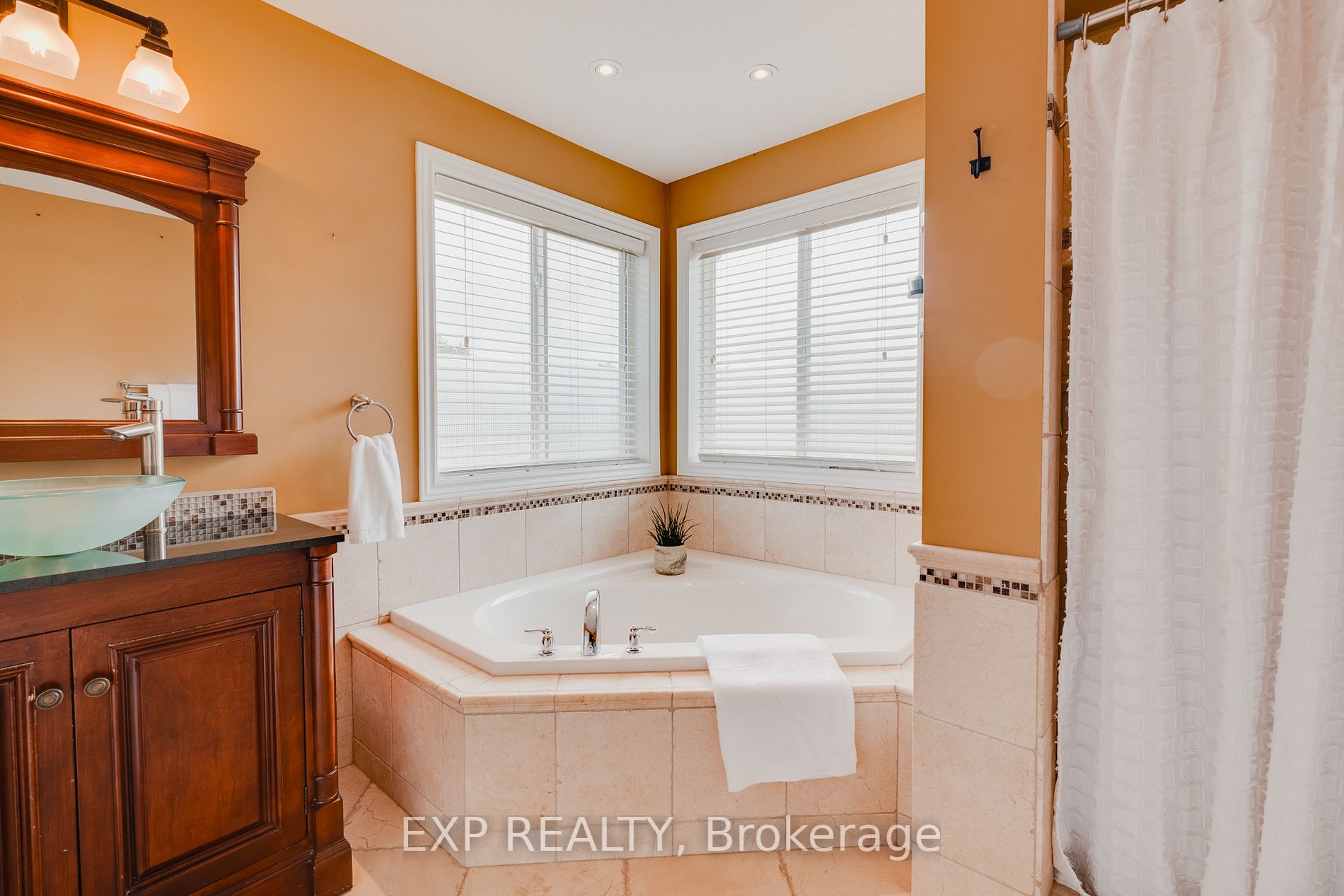 1 Carere Crescent