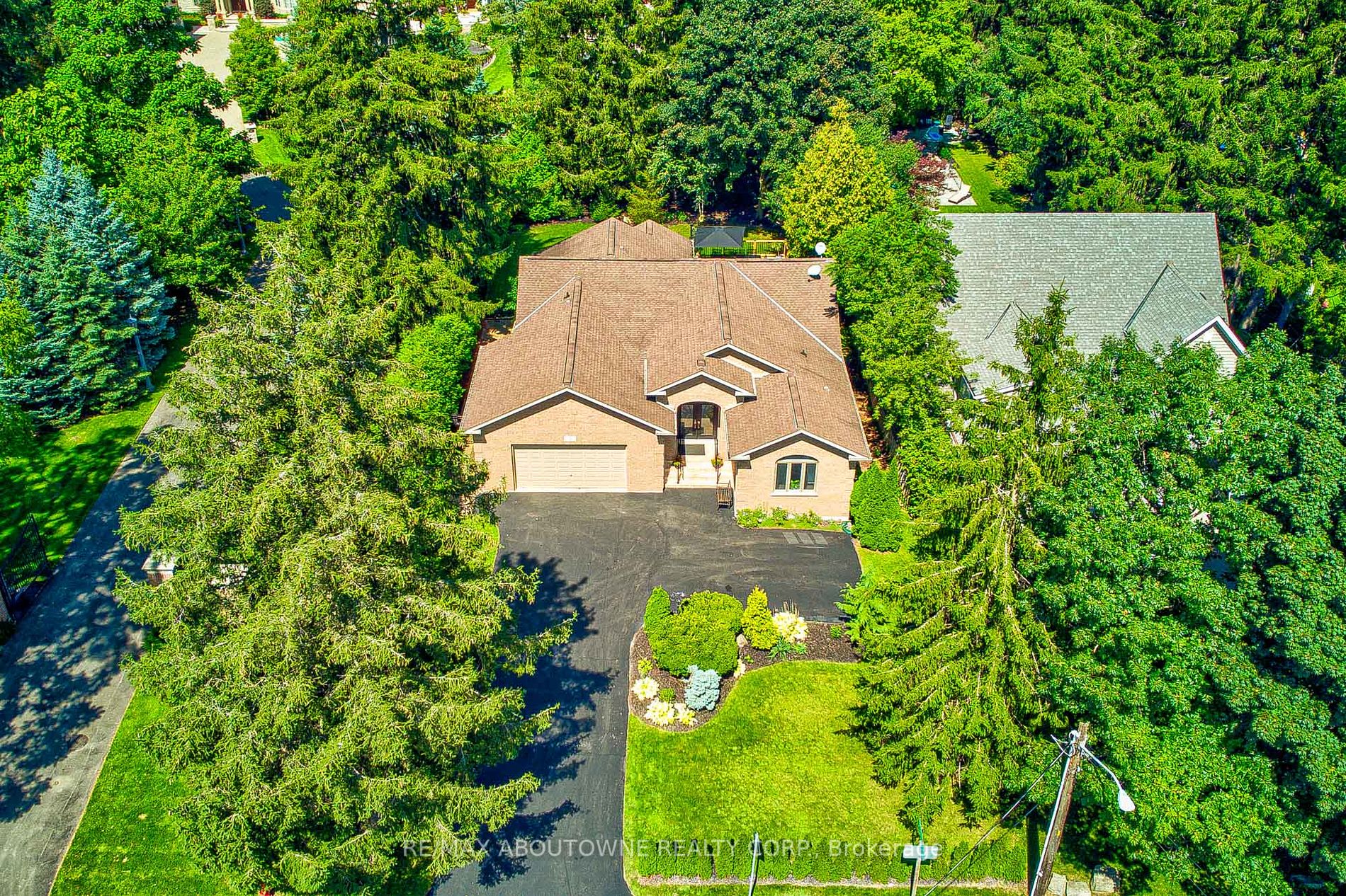 3 Jerseyville Rd W