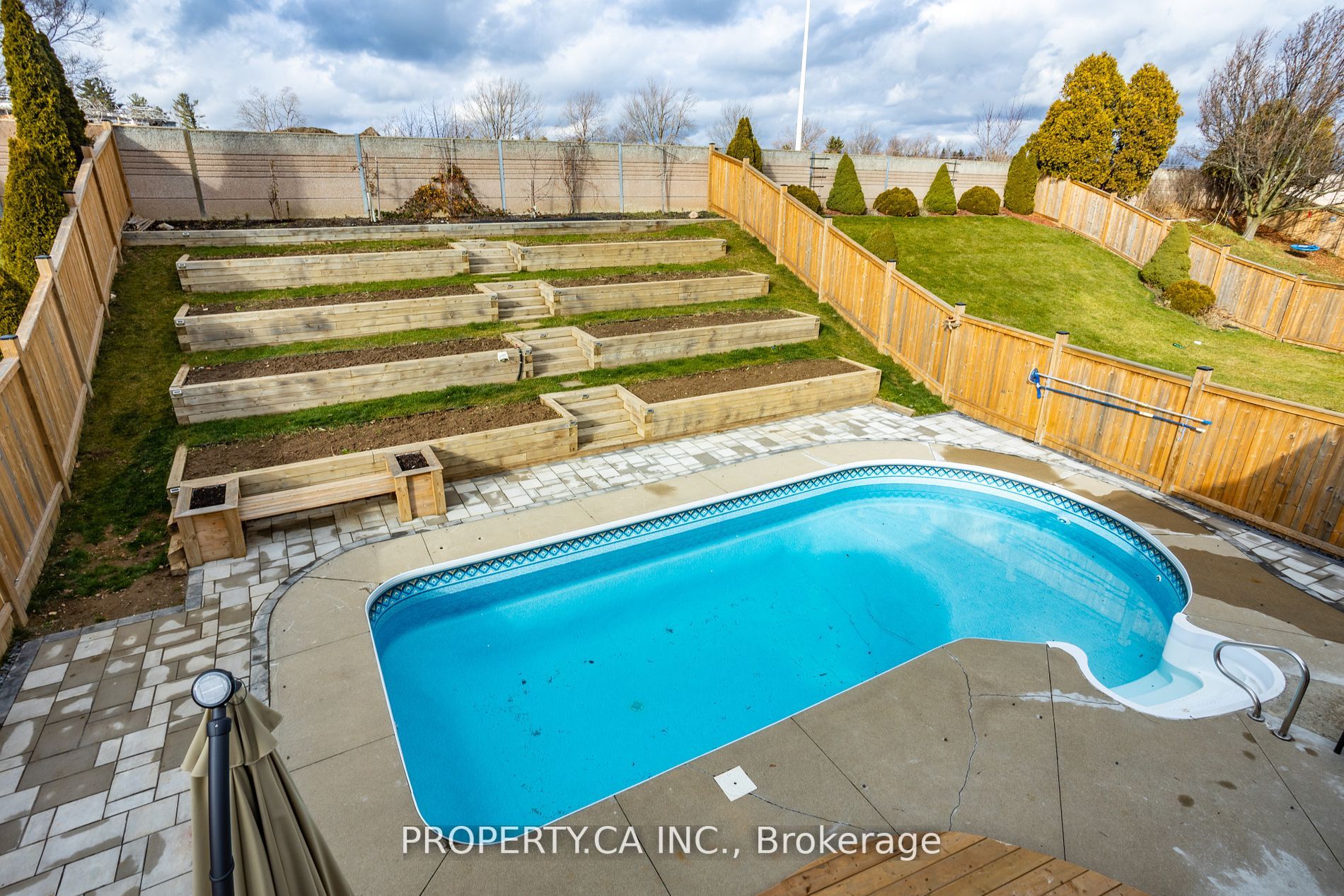 18 Sable Dr