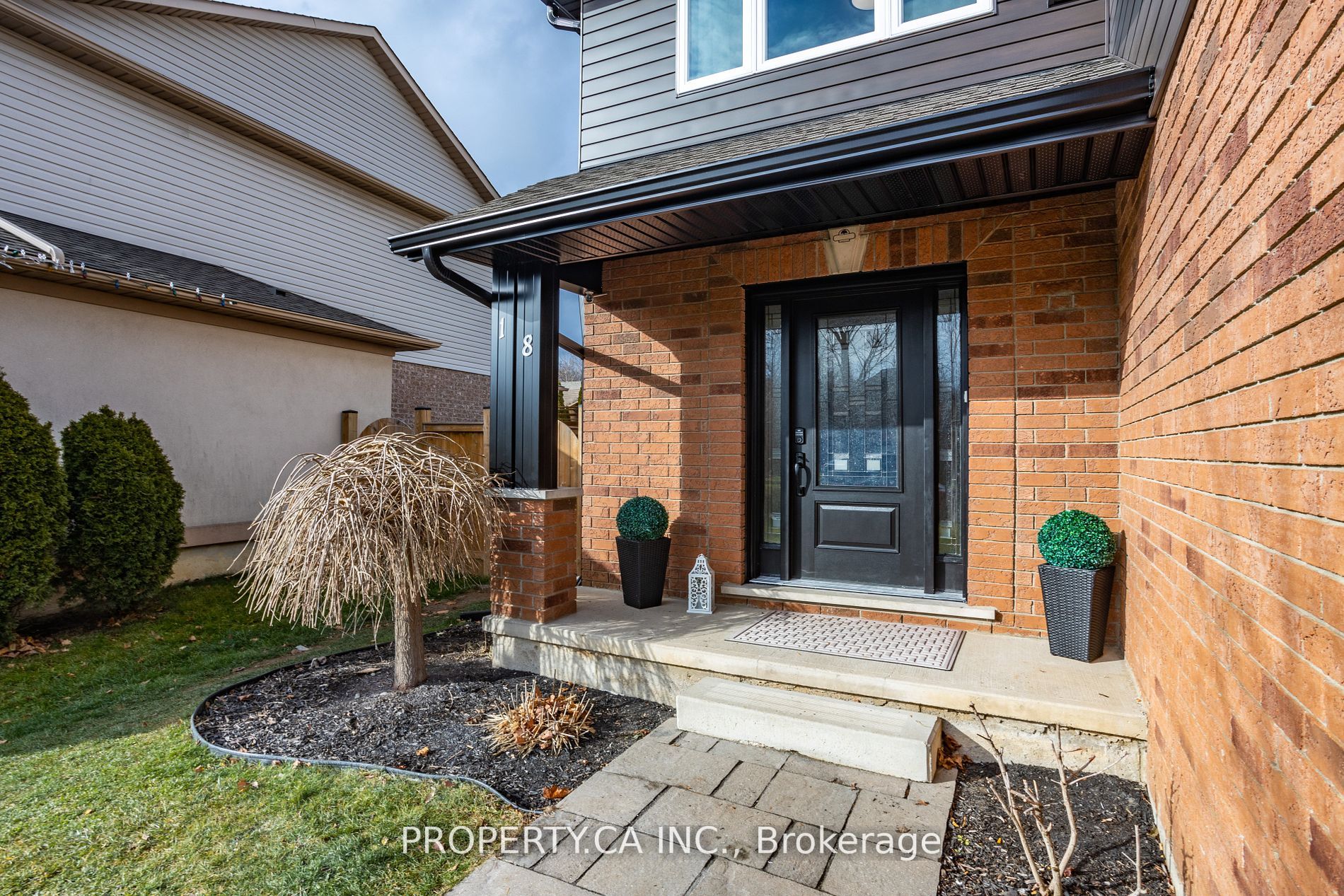 18 Sable Dr