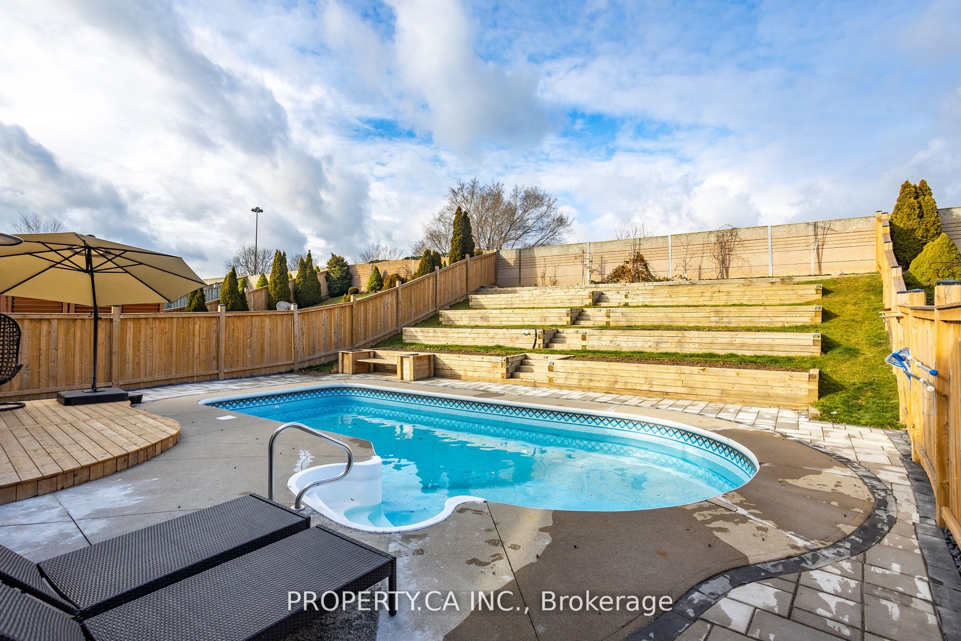 18 Sable Dr
