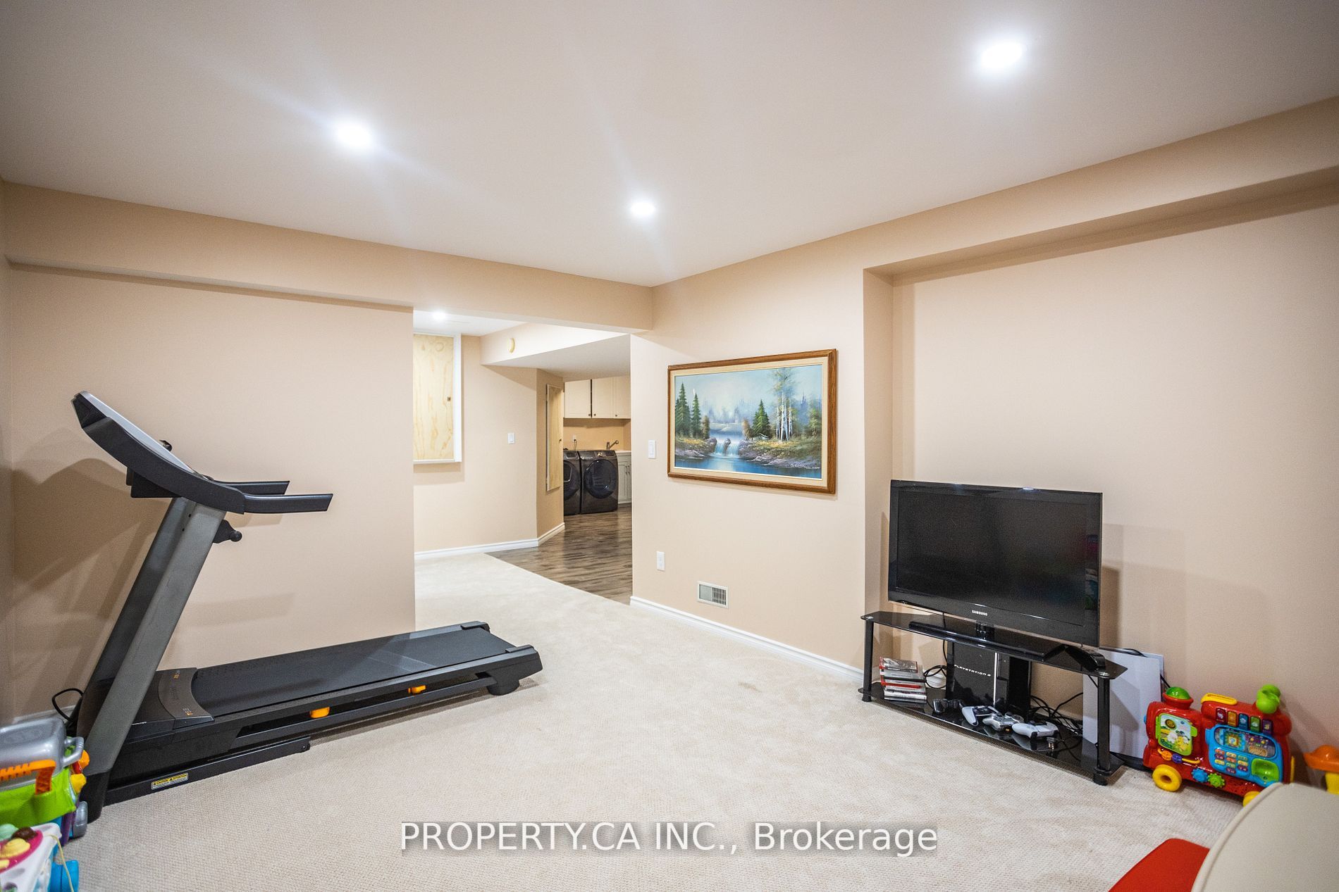18 Sable Dr
