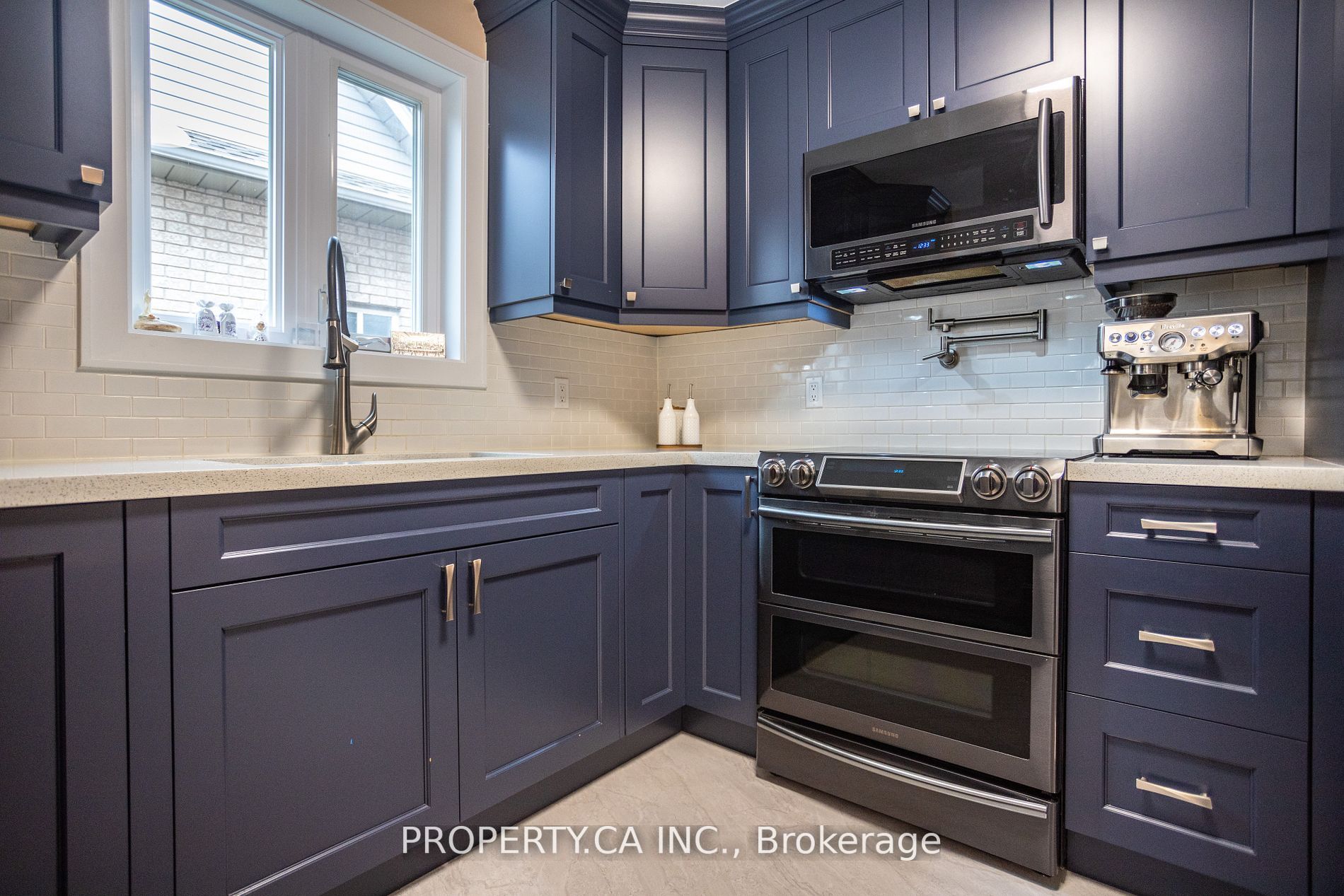 18 Sable Dr