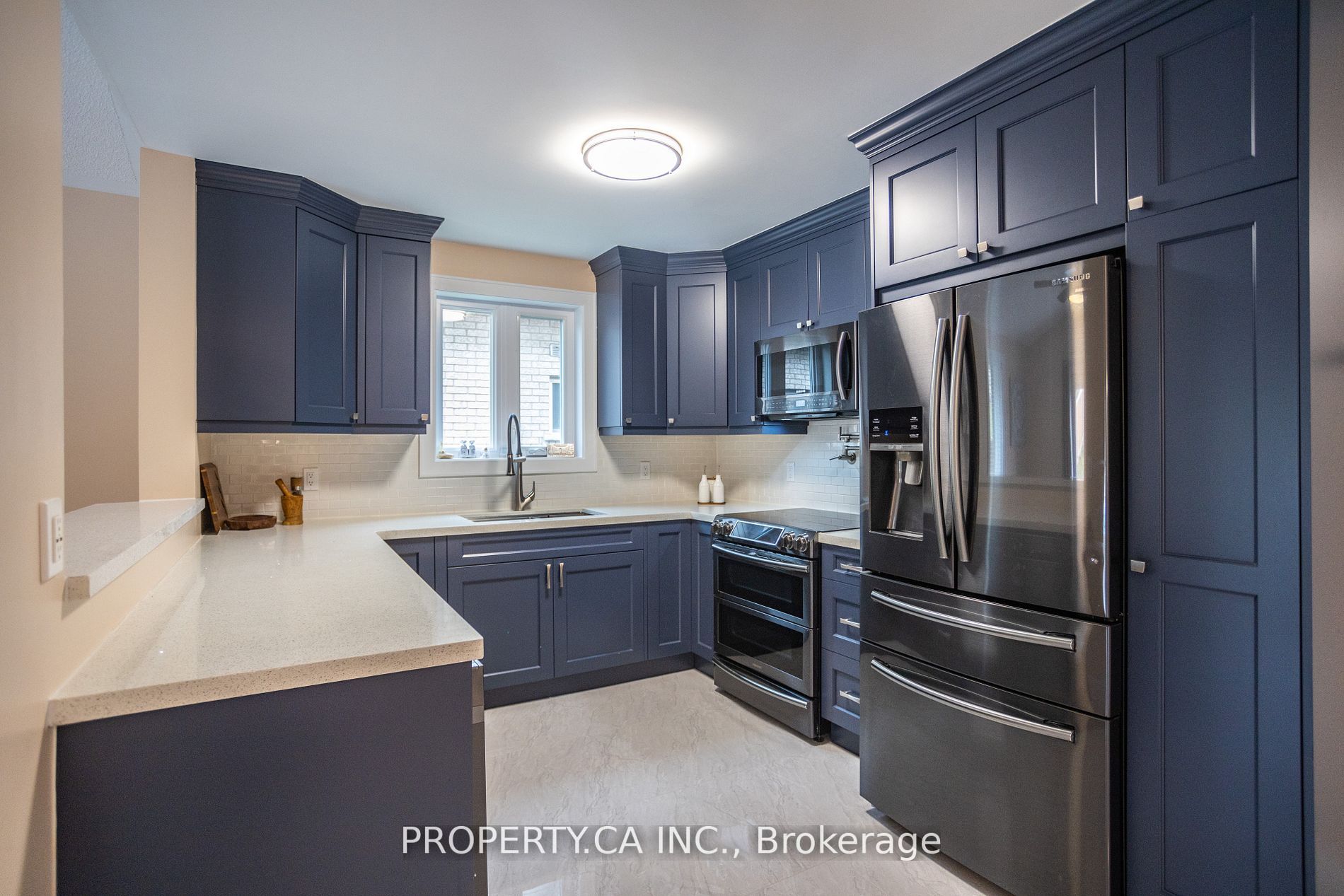 18 Sable Dr