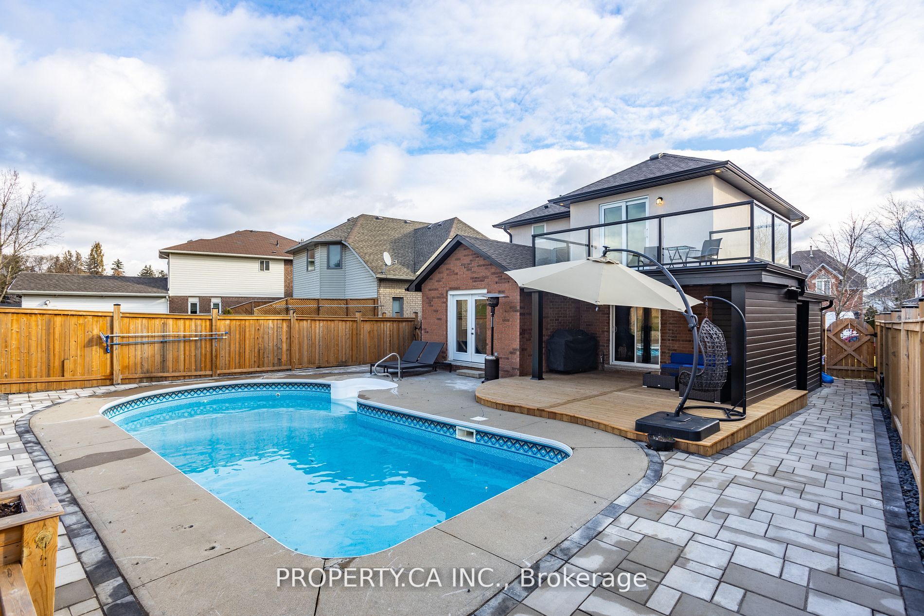 18 Sable Dr