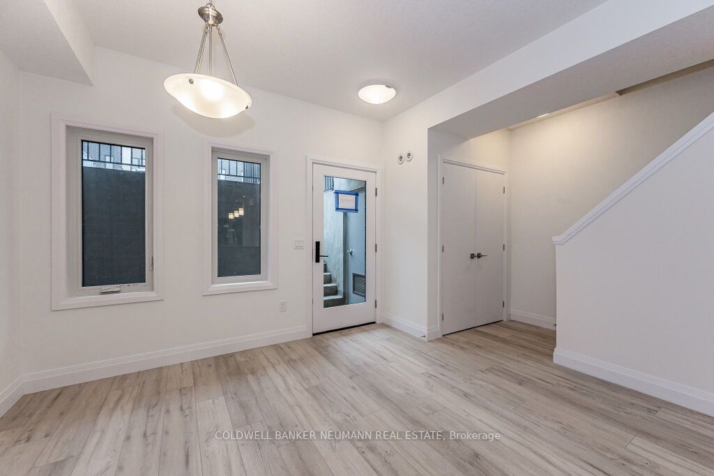 33 Lily Lane, #33