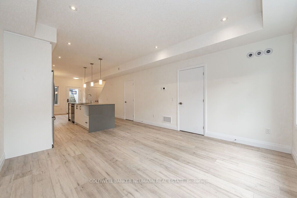 33 Lily Lane, #33