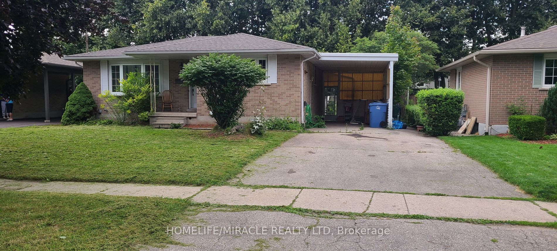 121 Mountford Dr