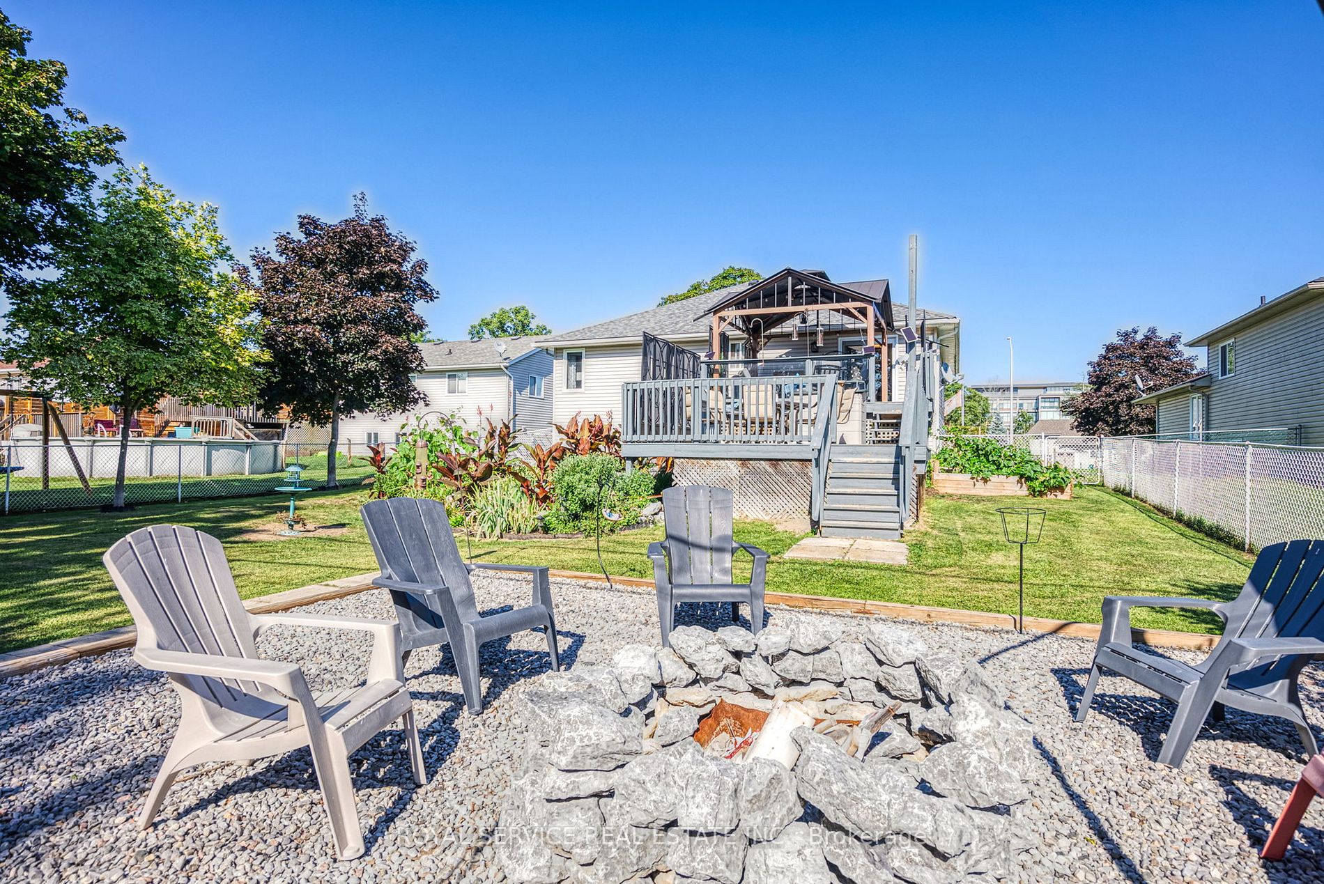 96 Fraser Dr