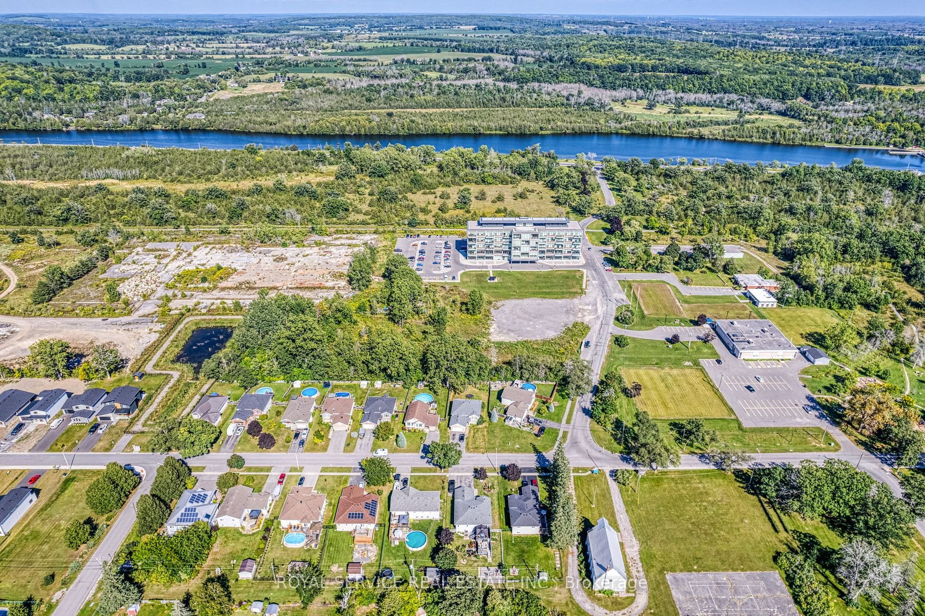 96 Fraser Dr