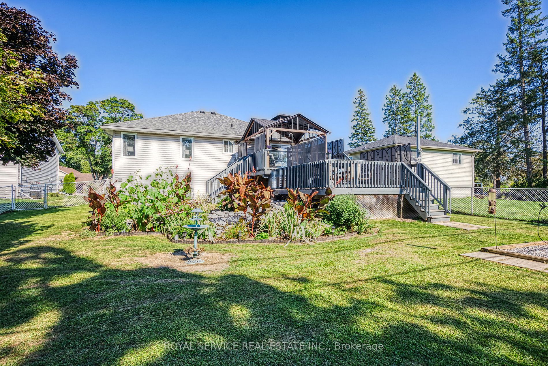 96 Fraser Dr