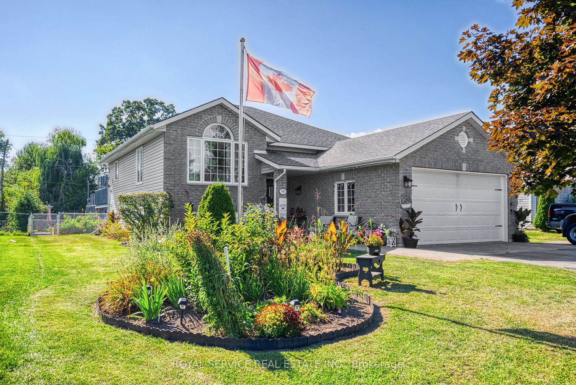 96 Fraser Dr