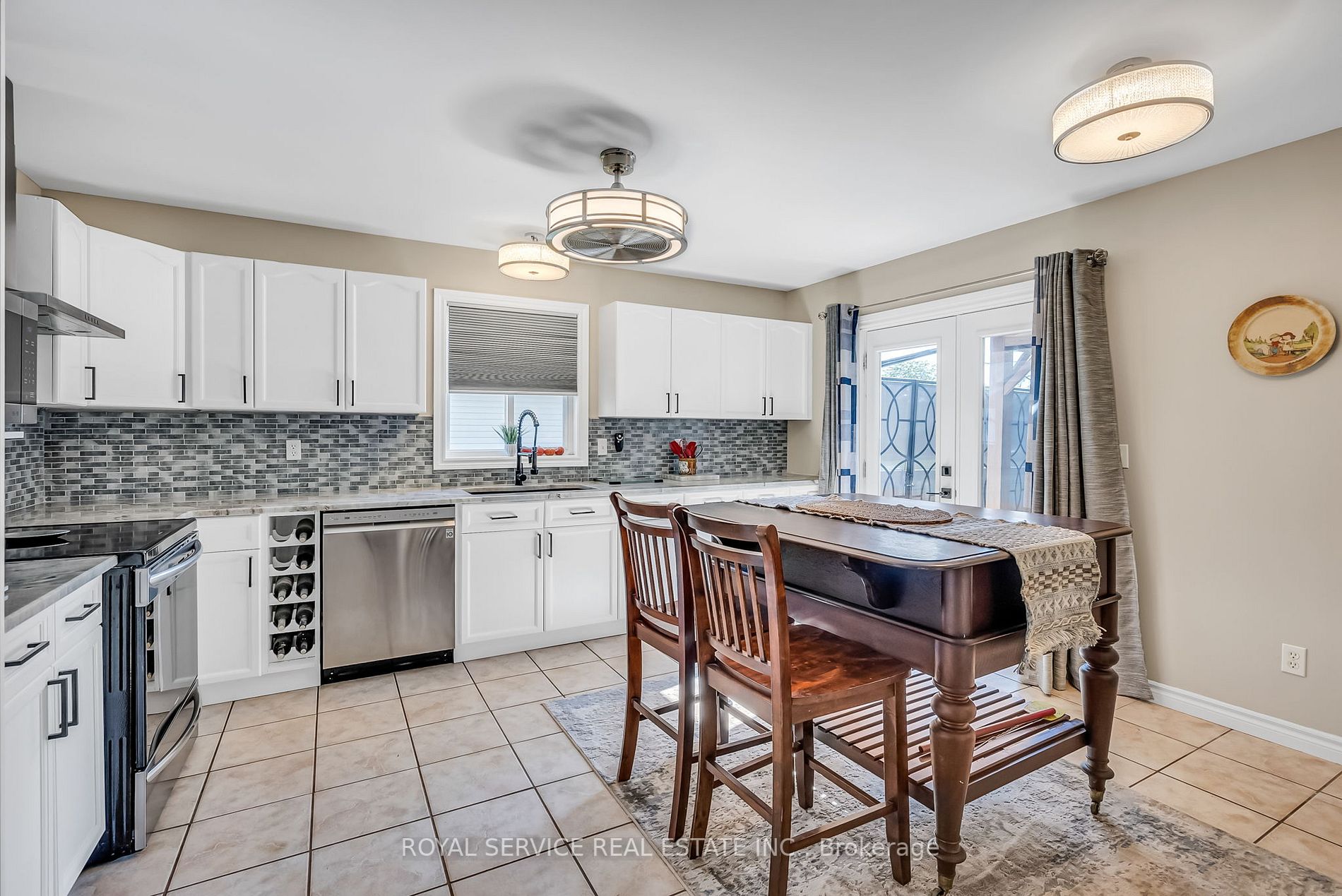 96 Fraser Dr