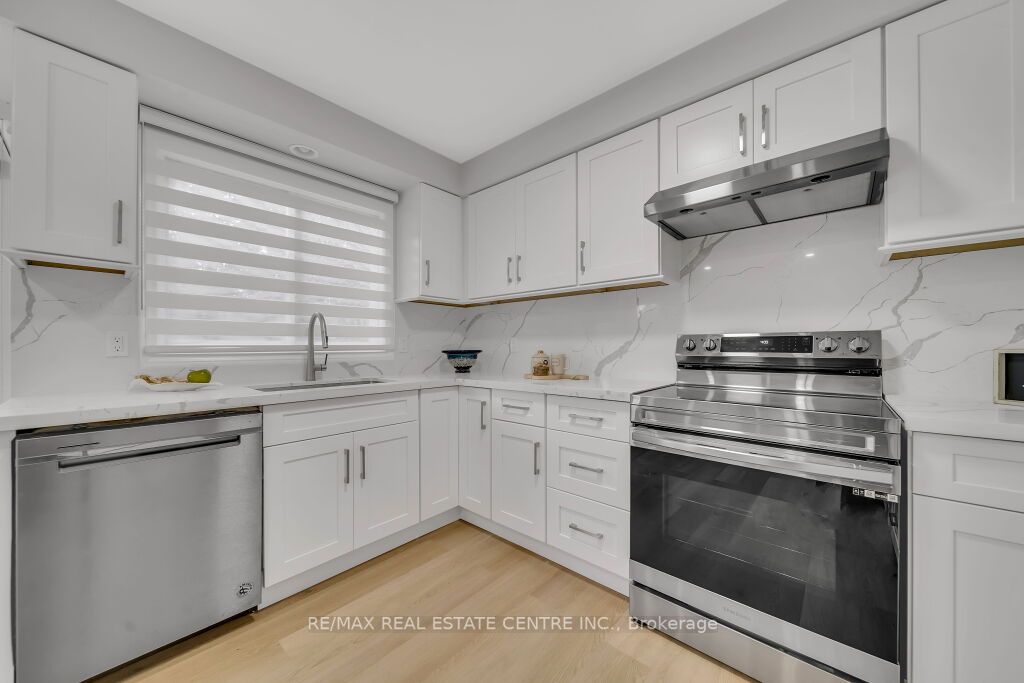 29 Kortright Road E