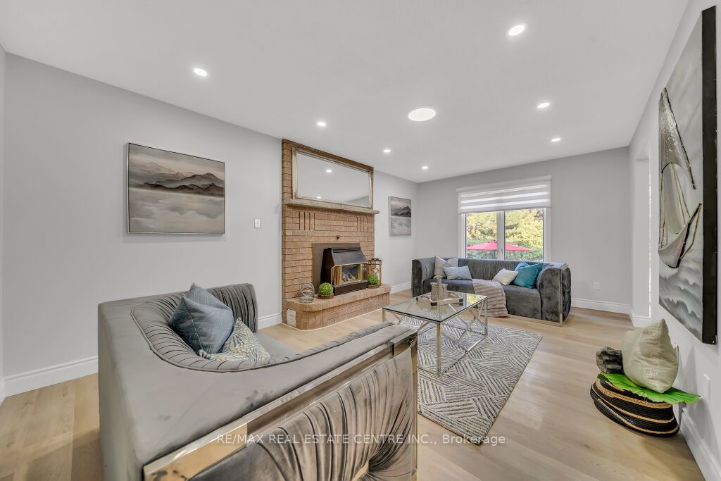 29 Kortright Road E