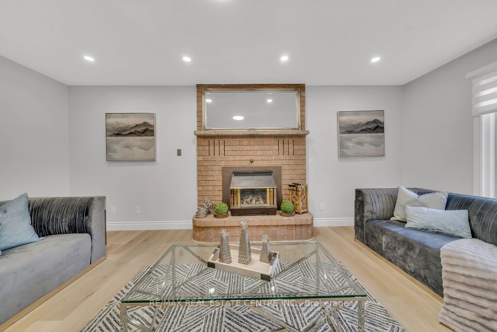 29 Kortright Road E