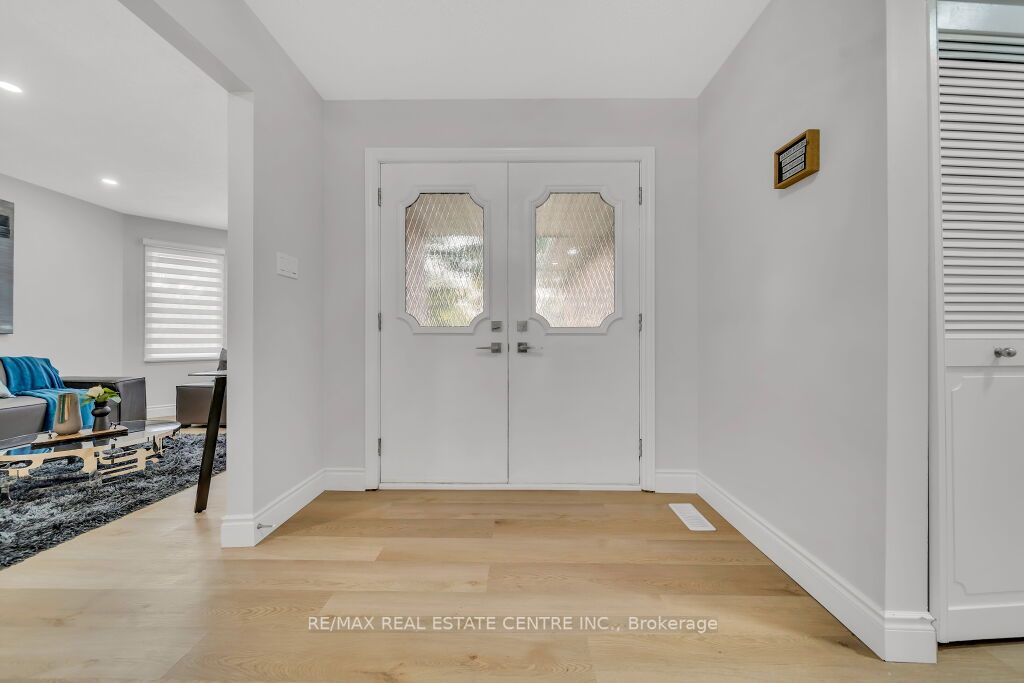 29 Kortright Road E