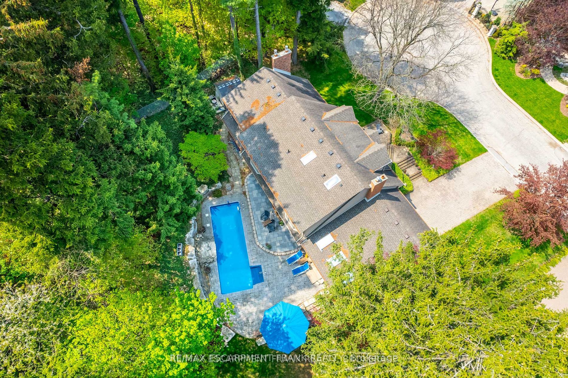 18 Stonegate Dr