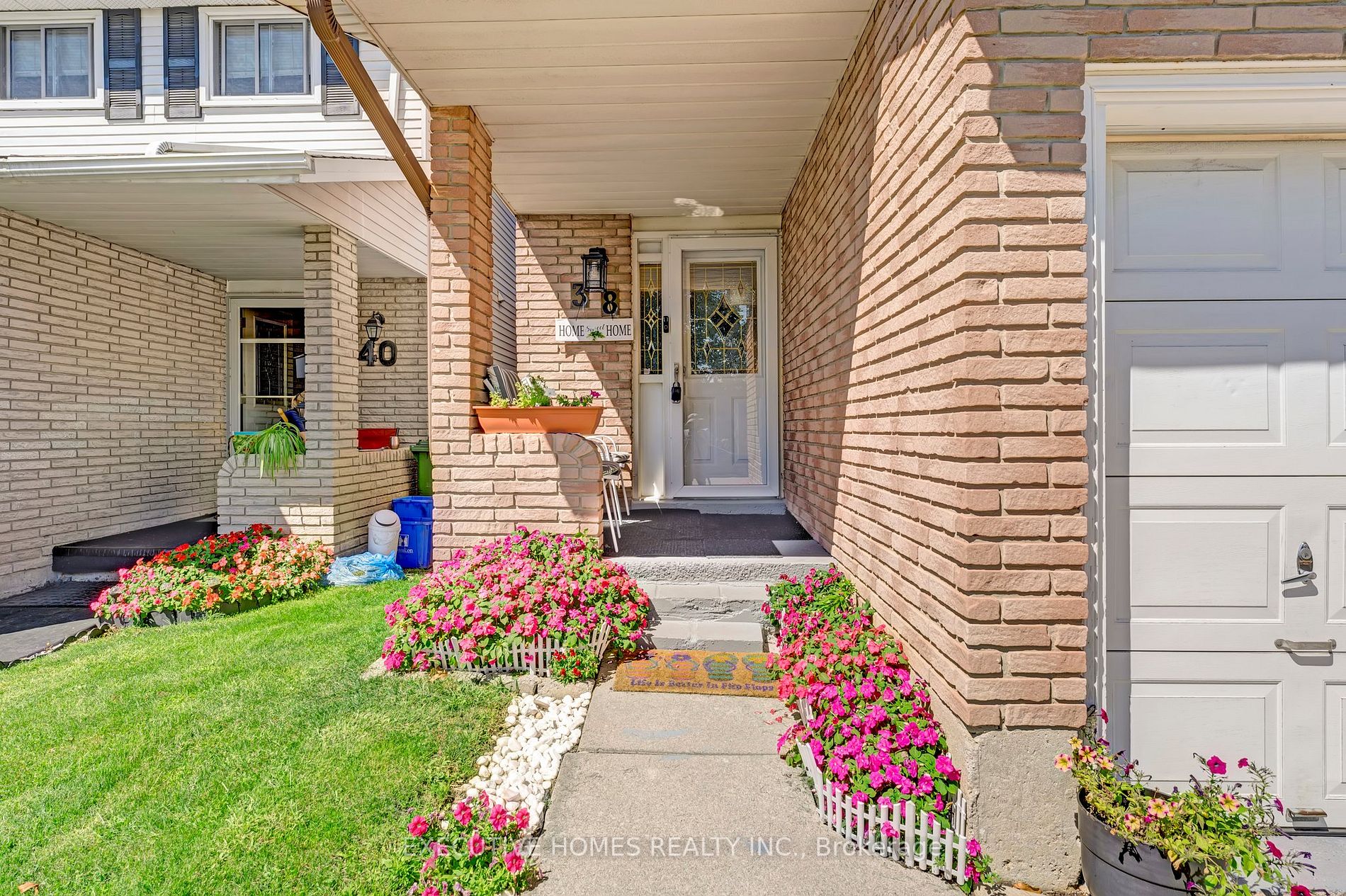 38 Athenia Dr