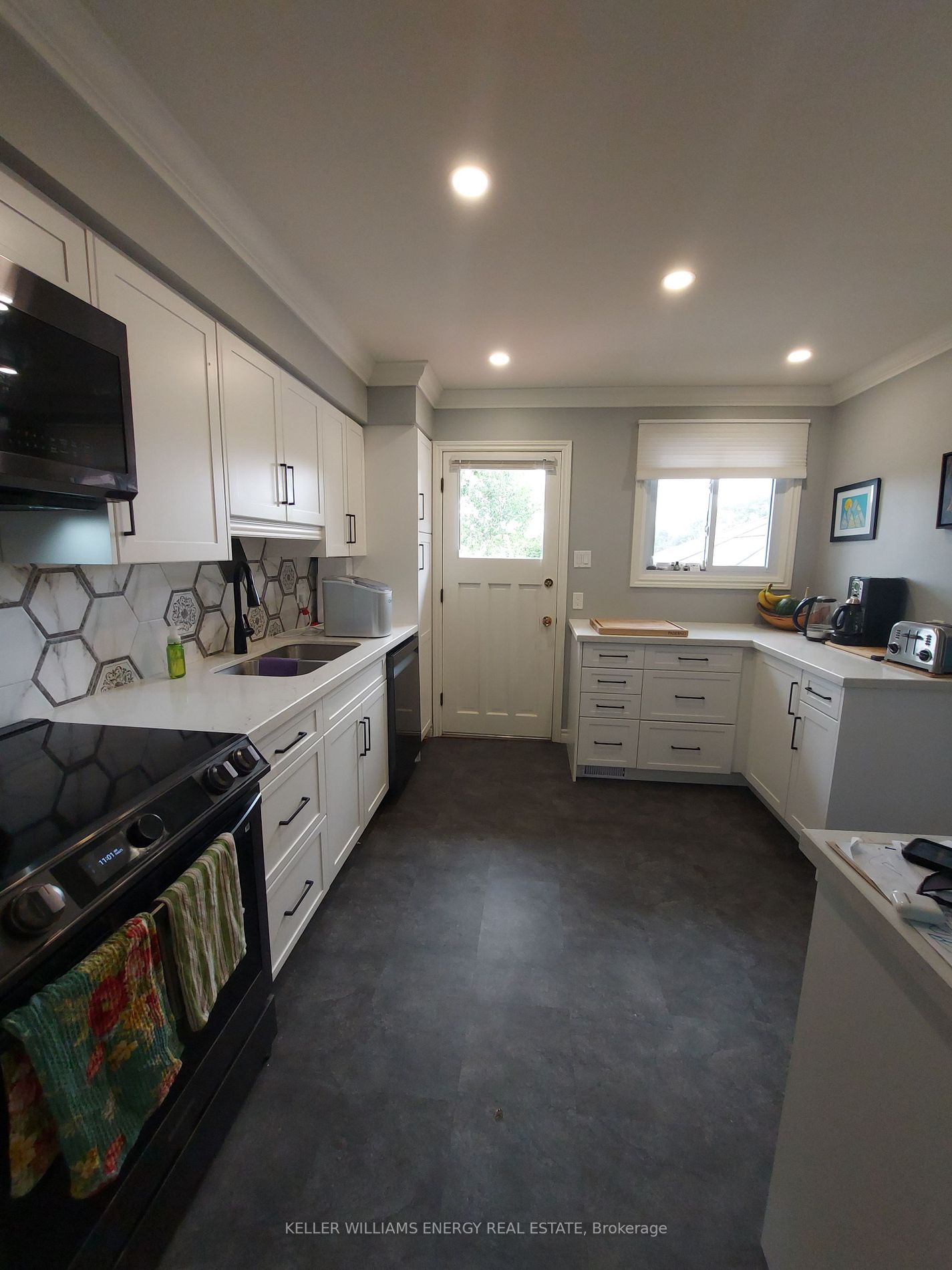 Listing X6776948 - Large Photo # 3