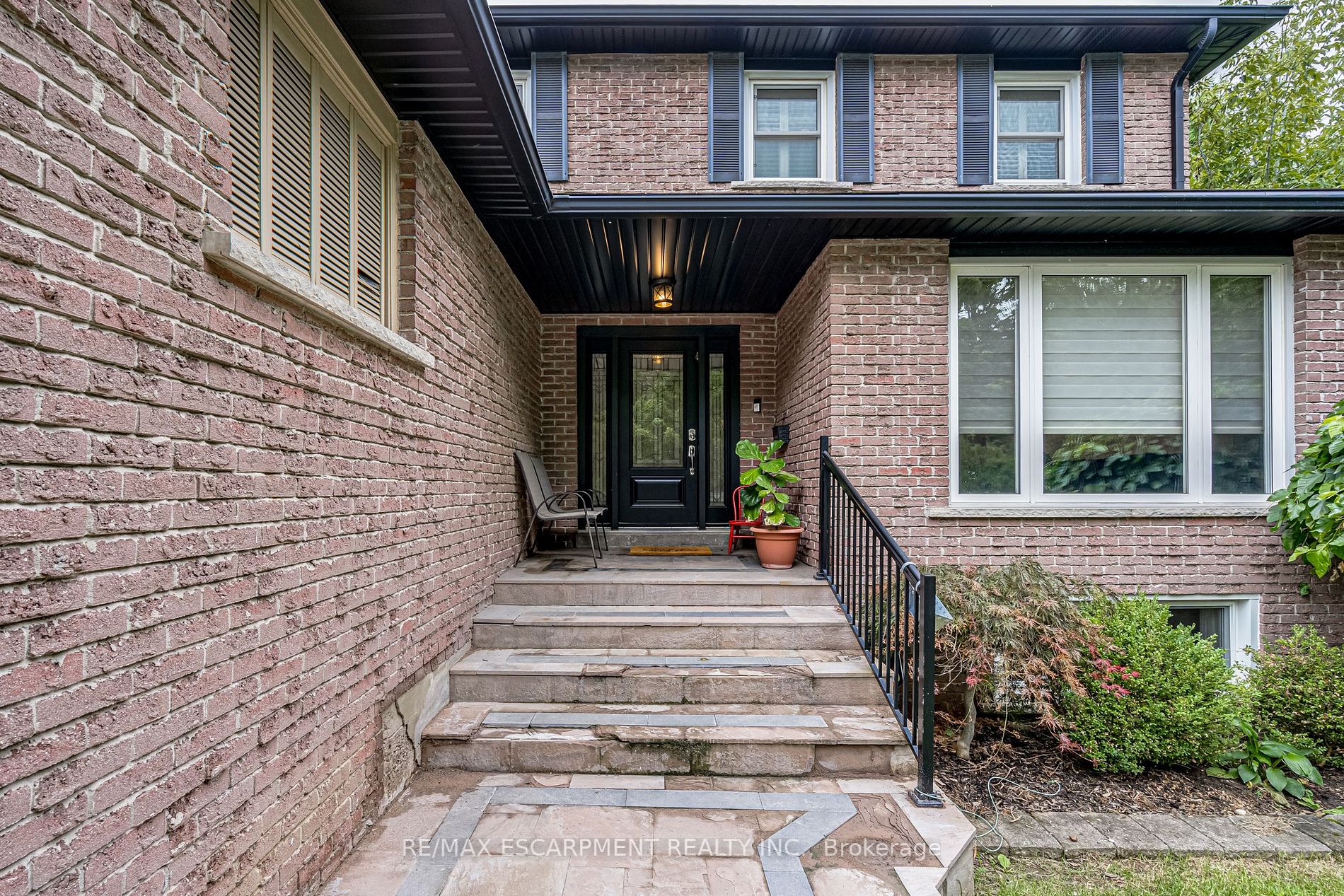 76 Bridlewood Drive