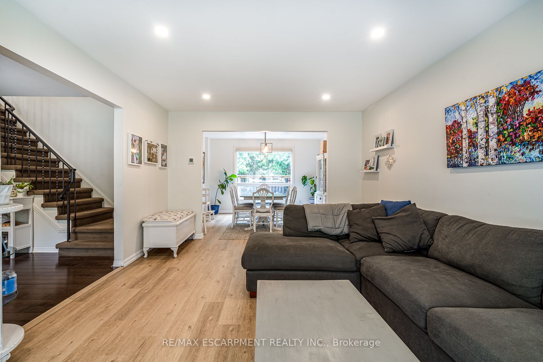 76 Bridlewood Drive