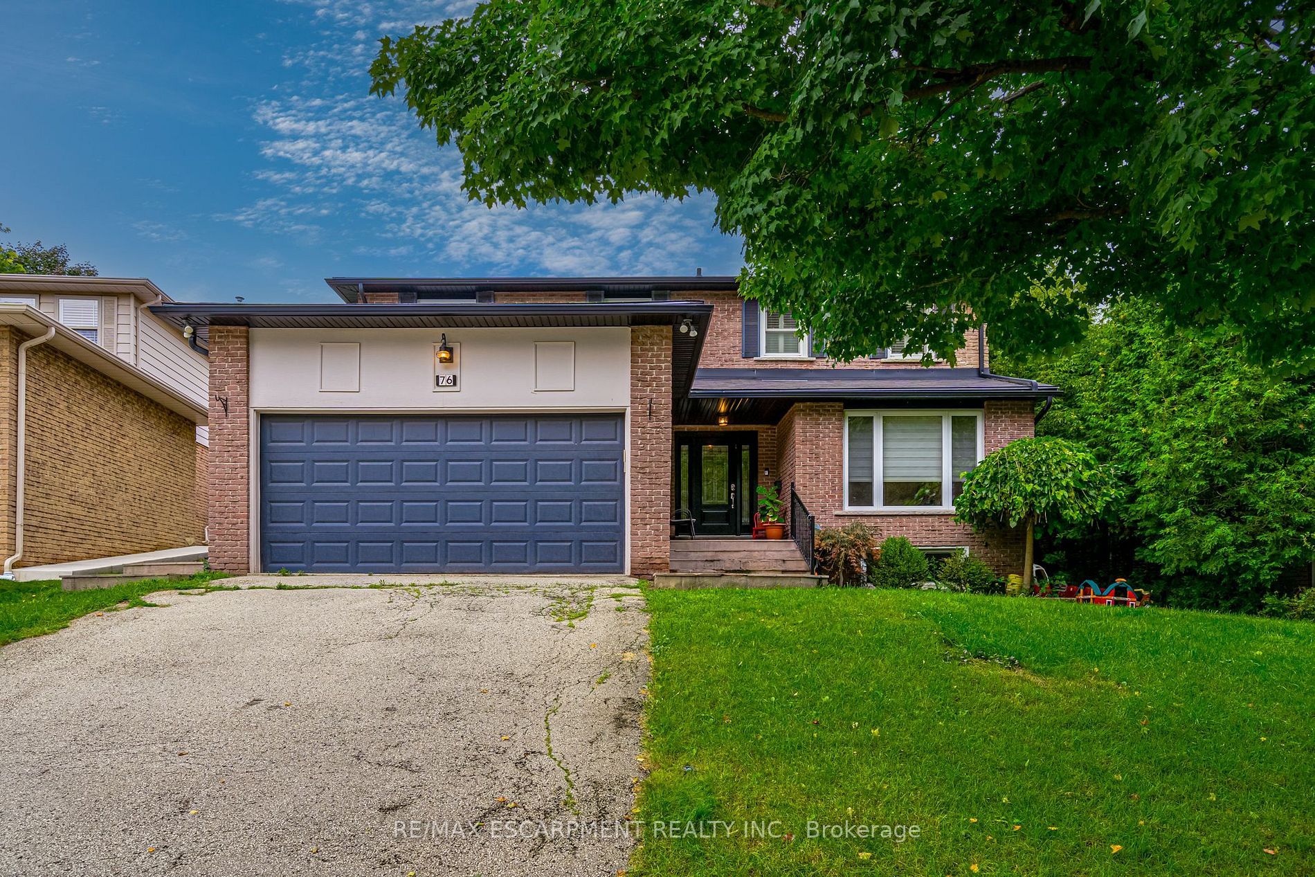 76 Bridlewood Drive