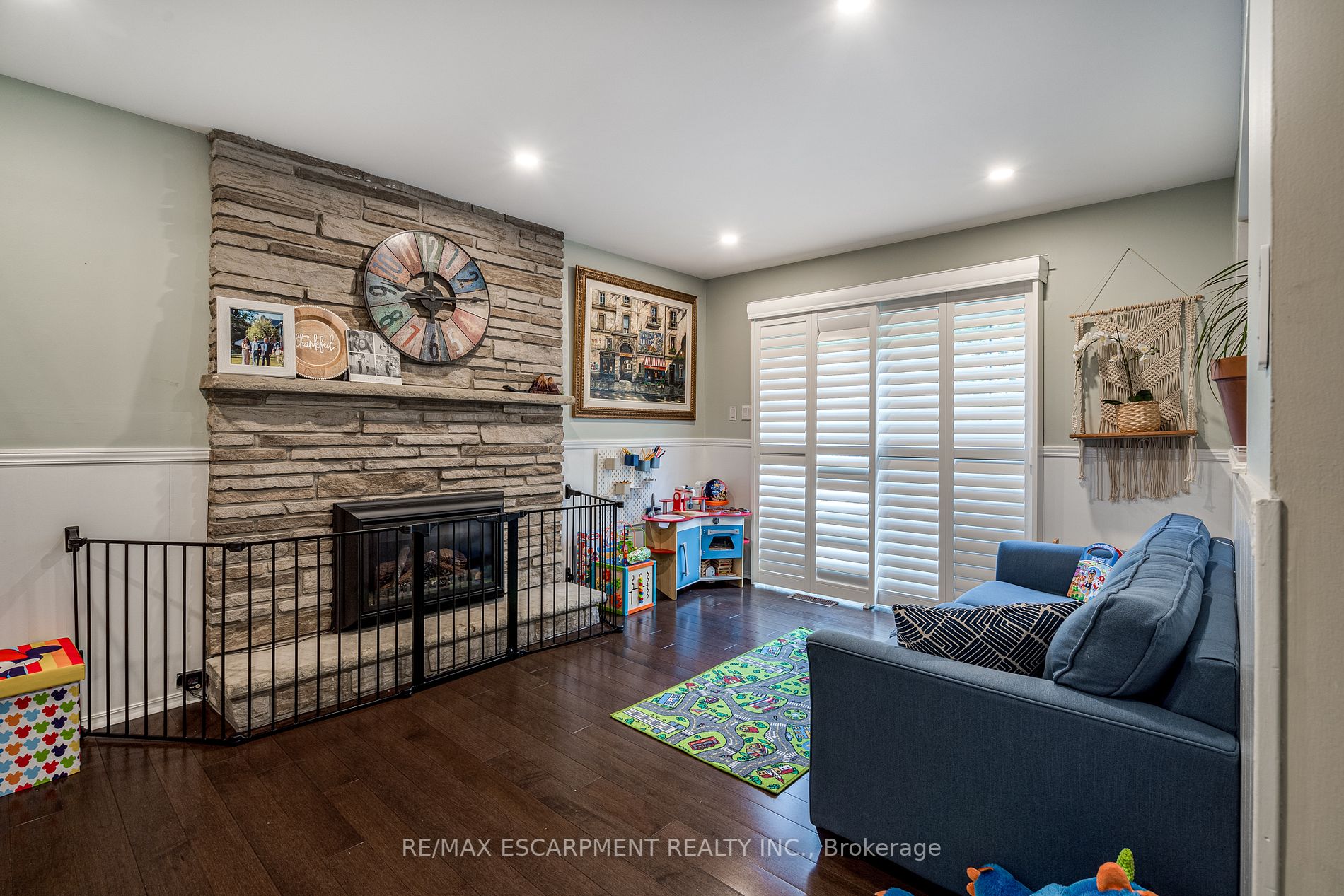 76 Bridlewood Drive