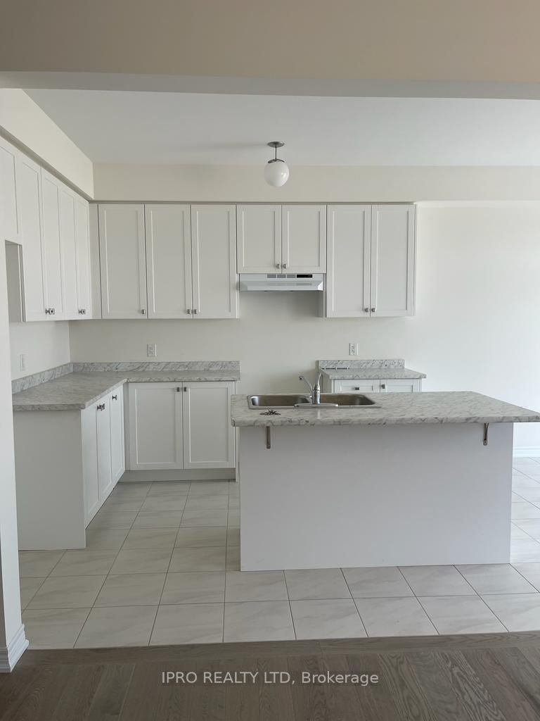 558 Red Elm Rd, #Th17