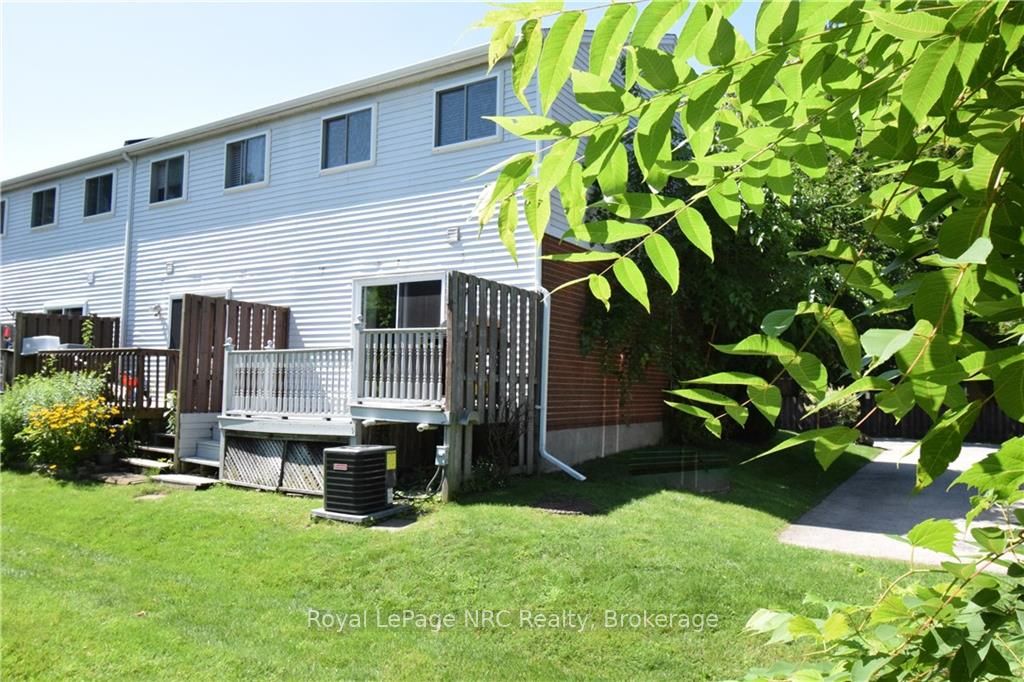 20 Niagara St, #10