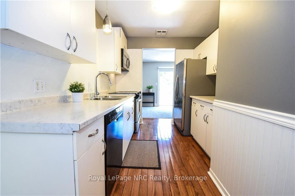 20 Niagara St, #10