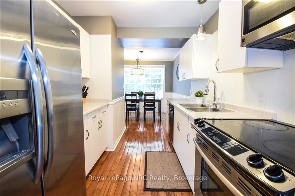 20 Niagara St, #10