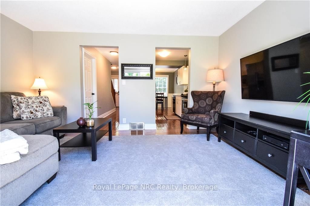 20 Niagara St, #10
