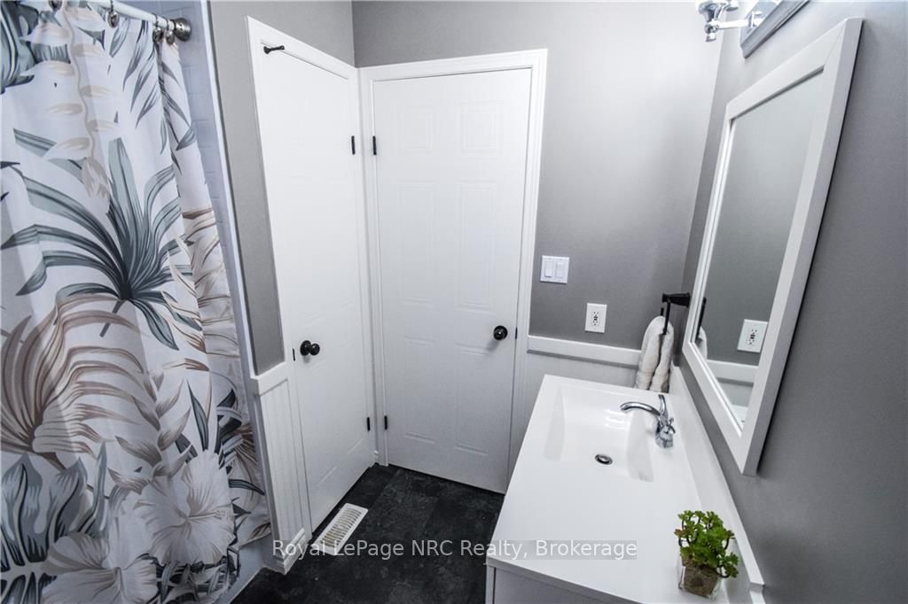 20 Niagara St, #10