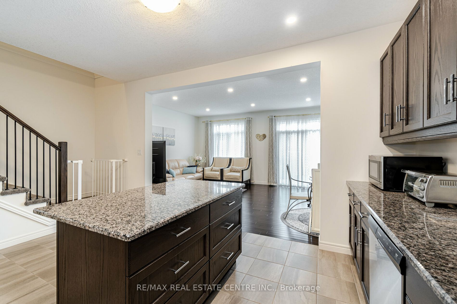 22 Marshall Drive E, #3