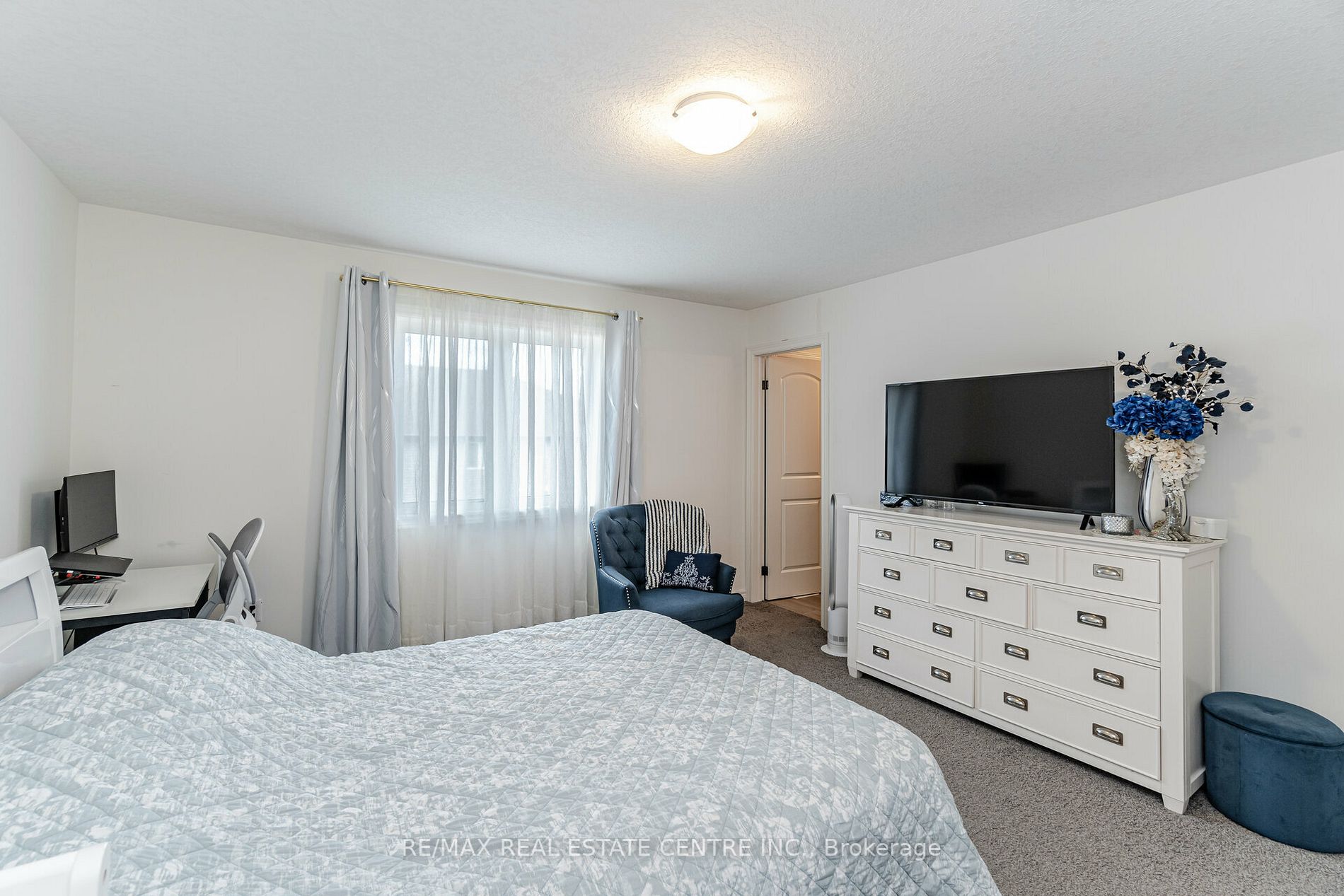 22 Marshall Drive E, #3