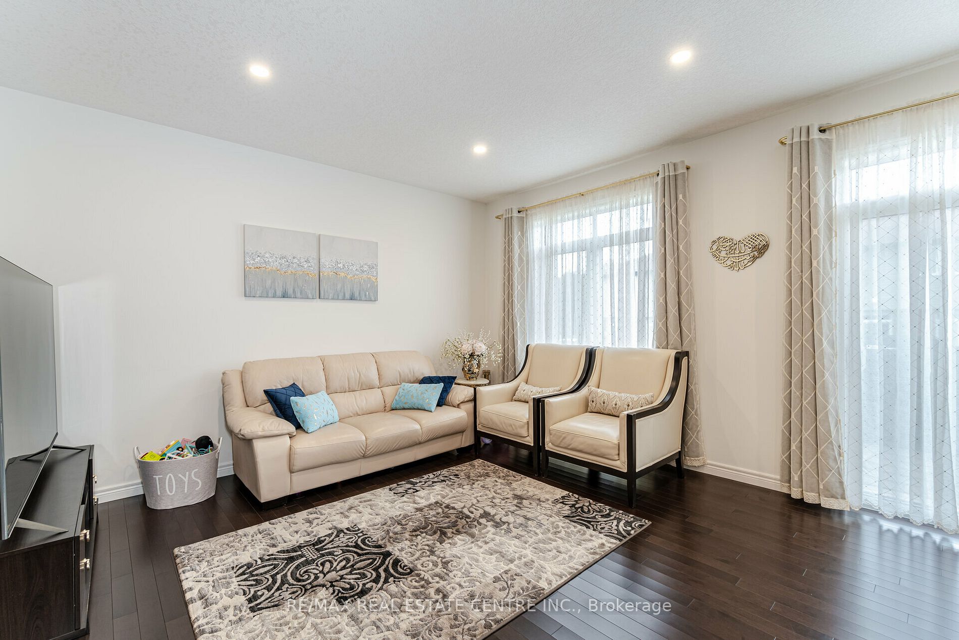 22 Marshall Drive E, #3