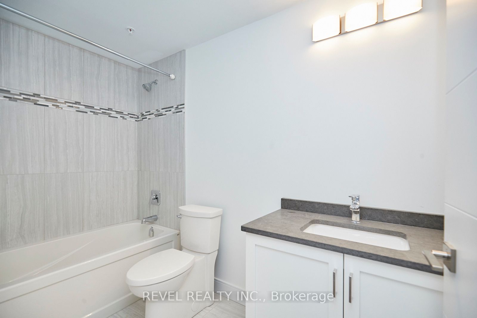 300B Fourth Ave, #207
